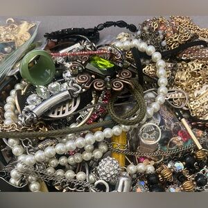 4.lb 2.1oz DIY Craft Jewelry Lot